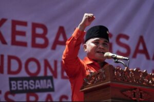 Pemimpin yang Dekat dengan Rakyat: Kesederhanaan dan Ketulusan Menjadi Kekuatan Politik