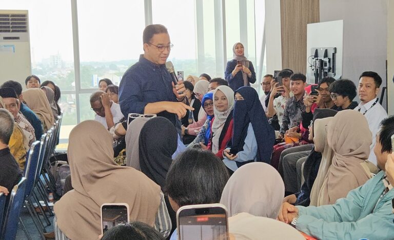 Anies Baswedan Sebut Guru Tetap Jadi Garda Terdepan Pendidikan Meski AI Semakin Canggih